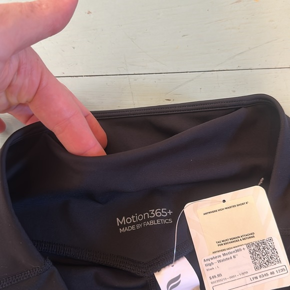 Fabletics motion 365+ high waisted 6” shorts. Black L - Picture 3 of 7